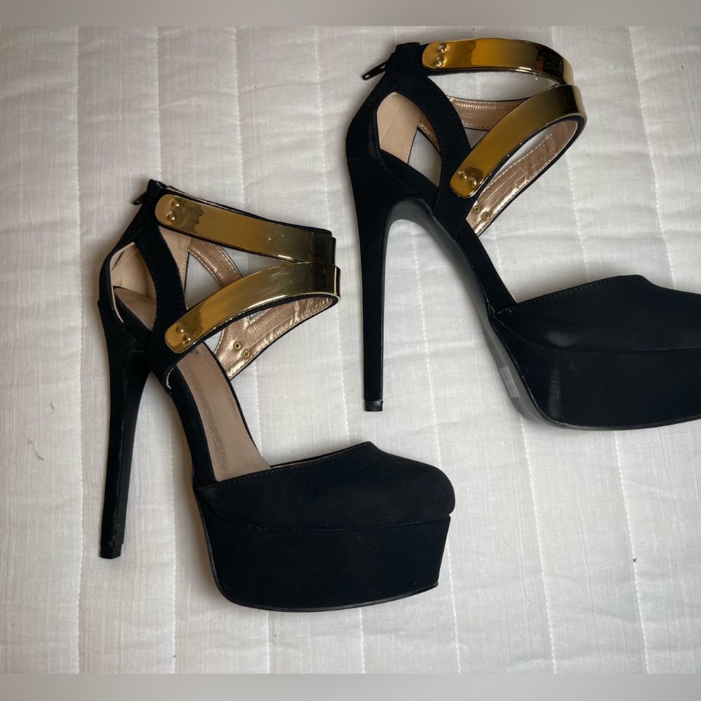 High Heels - Picture 5 of 5